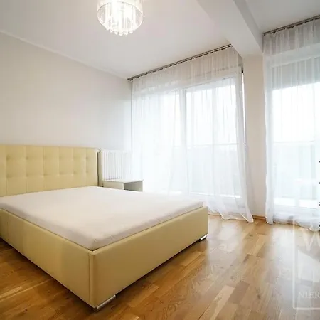 شقة Cosy - Old Town -6 People- New Building- Parking Place فروتسواف